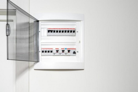 Comment choisir un &eacute;lectricien qualifi&eacute; &agrave; Aubonne ?